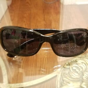 Black sunglasses from Nine West